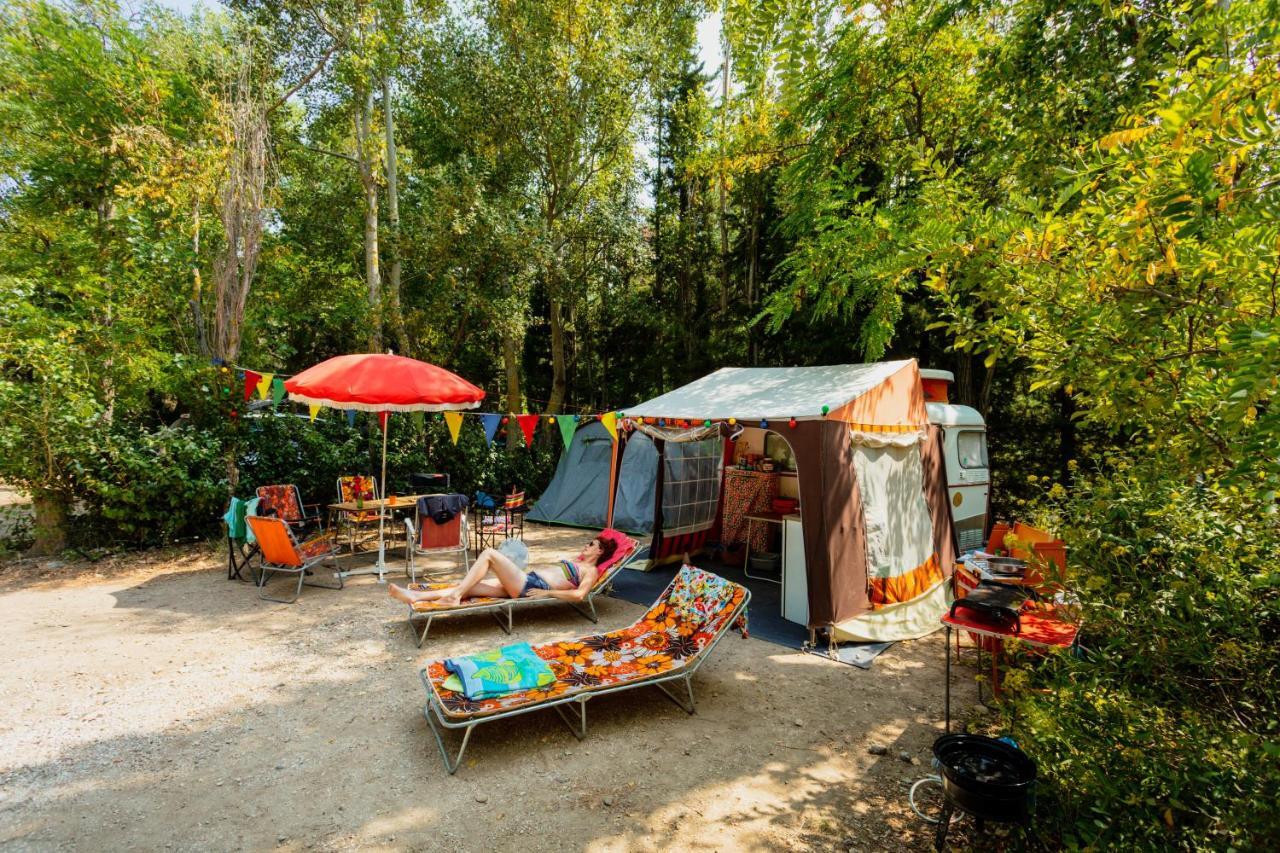 Camping La Peiriere Tuchan Luaran gambar